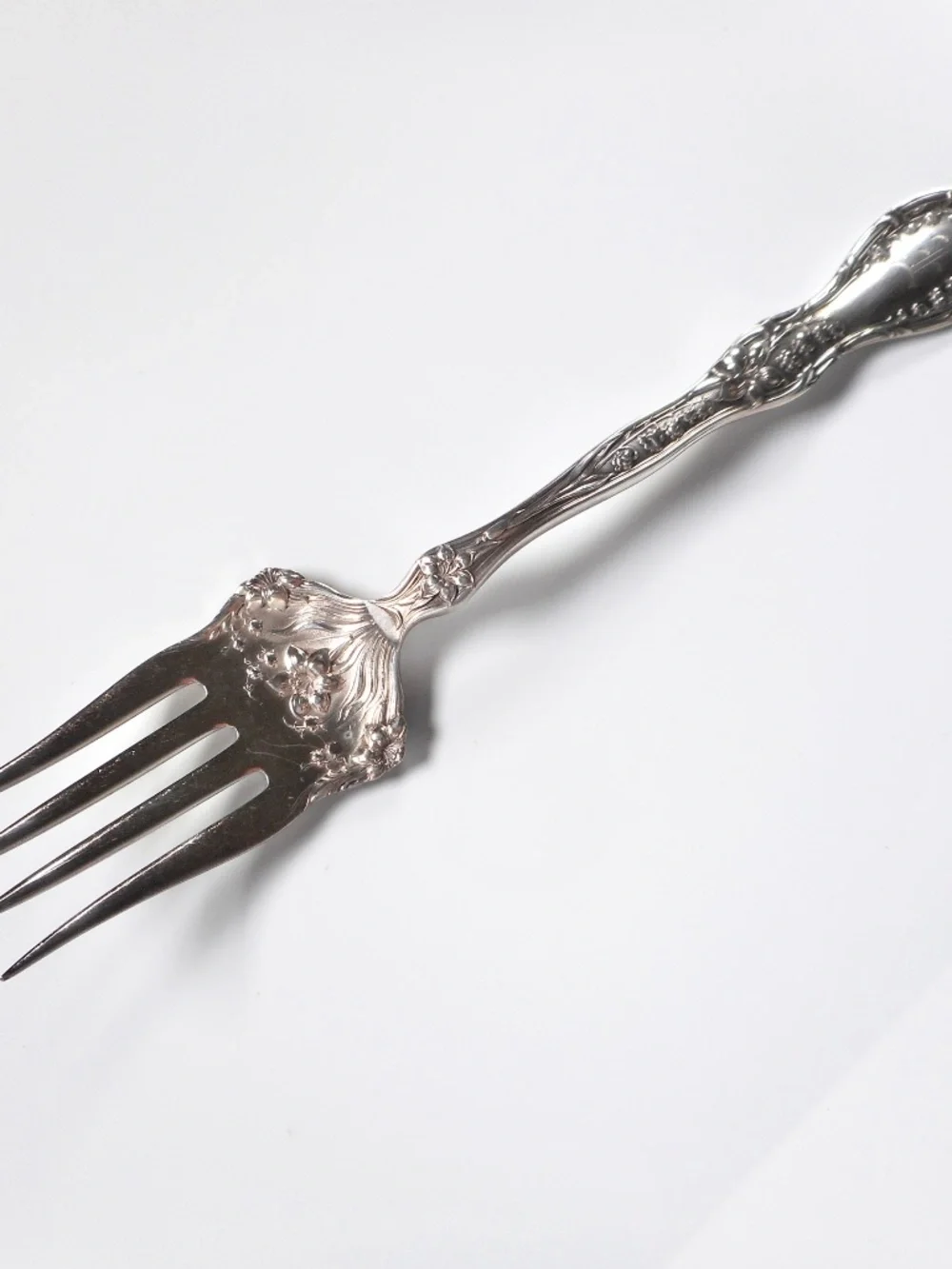 VTG Wm Rogers & Bro 1909 AI Silverplate Floral Lily Monogram Serving Fork 8.5